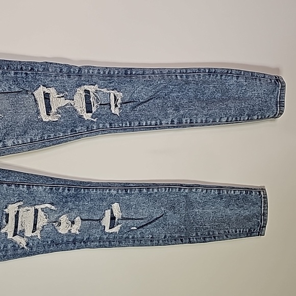 American Eagle next level stretch size 4 distressed style jeggings - Picture 3 of 8